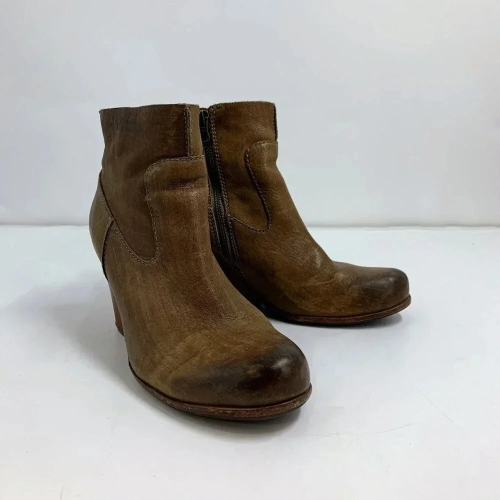 Kork Ease Women's Michelle Leather Side‎ Zip Wedge Bootie Size 8.5
